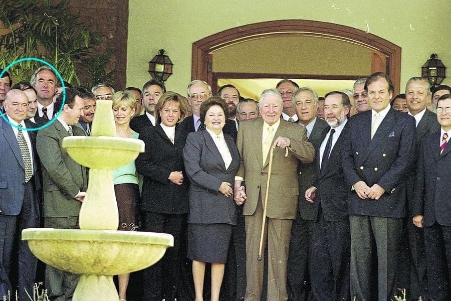 Rodrigo Alvarez junto a familia Pinochet
